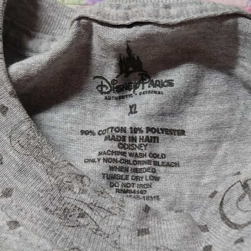 WDW Mickey Mouse ''Celebrate'' T-Shirt - Picture 5 of 6